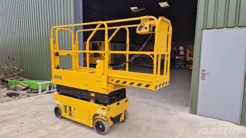 JCB S 1530 E Šķerveida pacēlāji