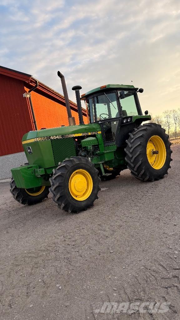 John Deere 4640 4WD Traktori