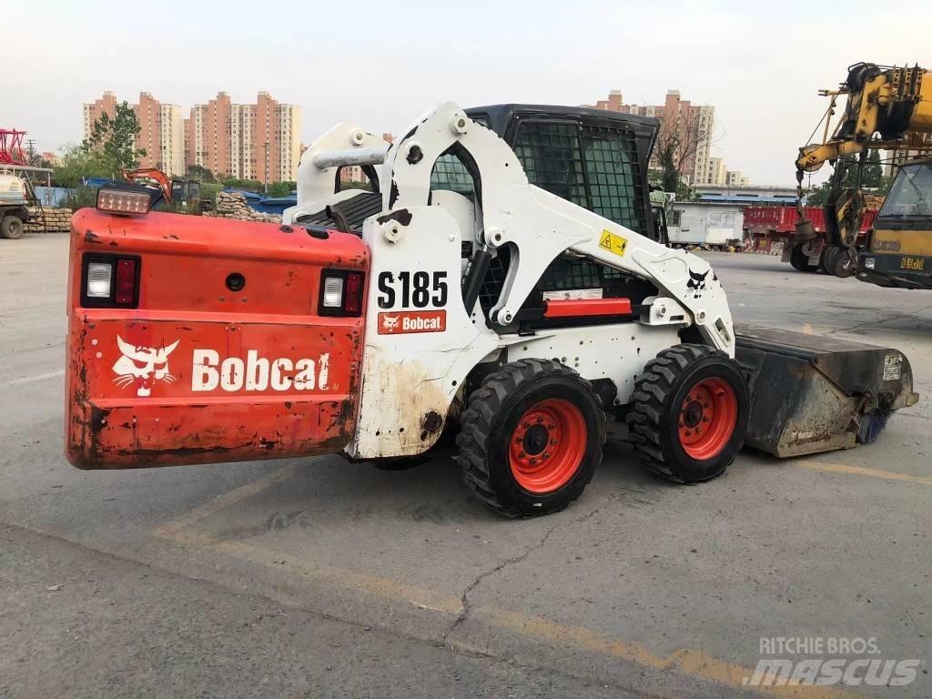 Bobcat S185 Lietoti riteņu kompaktiekrāvēji