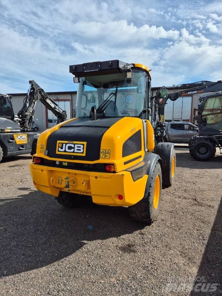 JCB 409 Iekrāvēji uz riteņiem