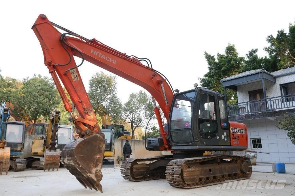 Hitachi EX 120-5 Kāpurķēžu ekskavatori