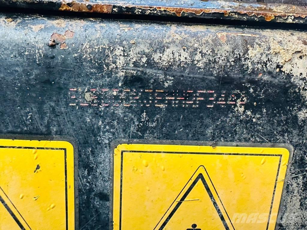 JCB 3 T ST Mini pašizgāzēji