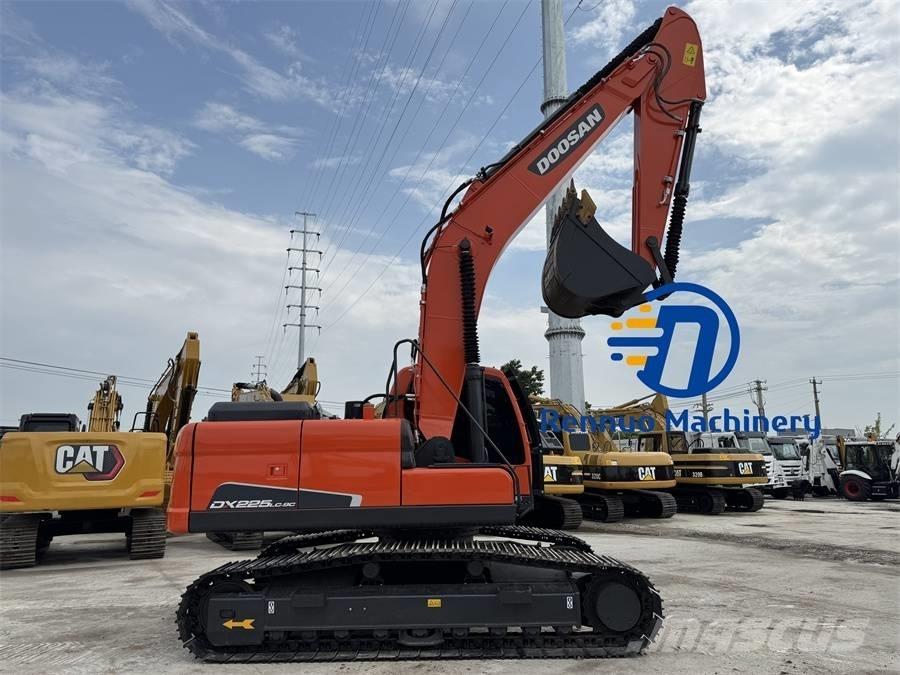 Doosan DX 225 LC-9C Kāpurķēžu ekskavatori