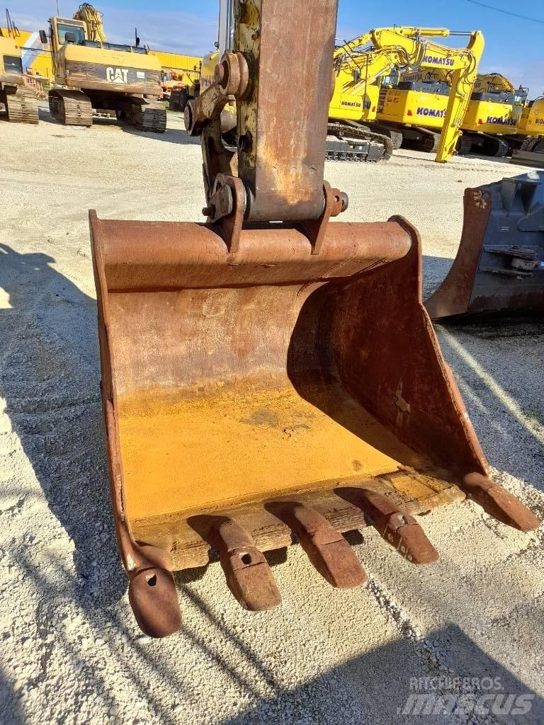 Komatsu PW200-7 Ekskavatori uz riteņiem