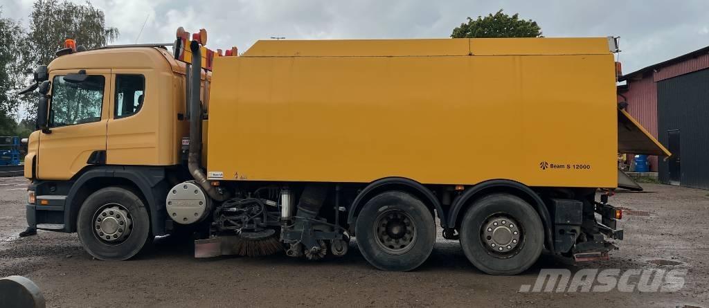 Scania P 310 Ielu tīrīšanas mašīnas