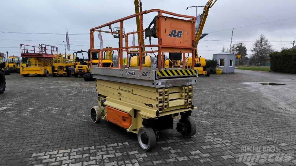 JLG 3246 ES Šķerveida pacēlāji