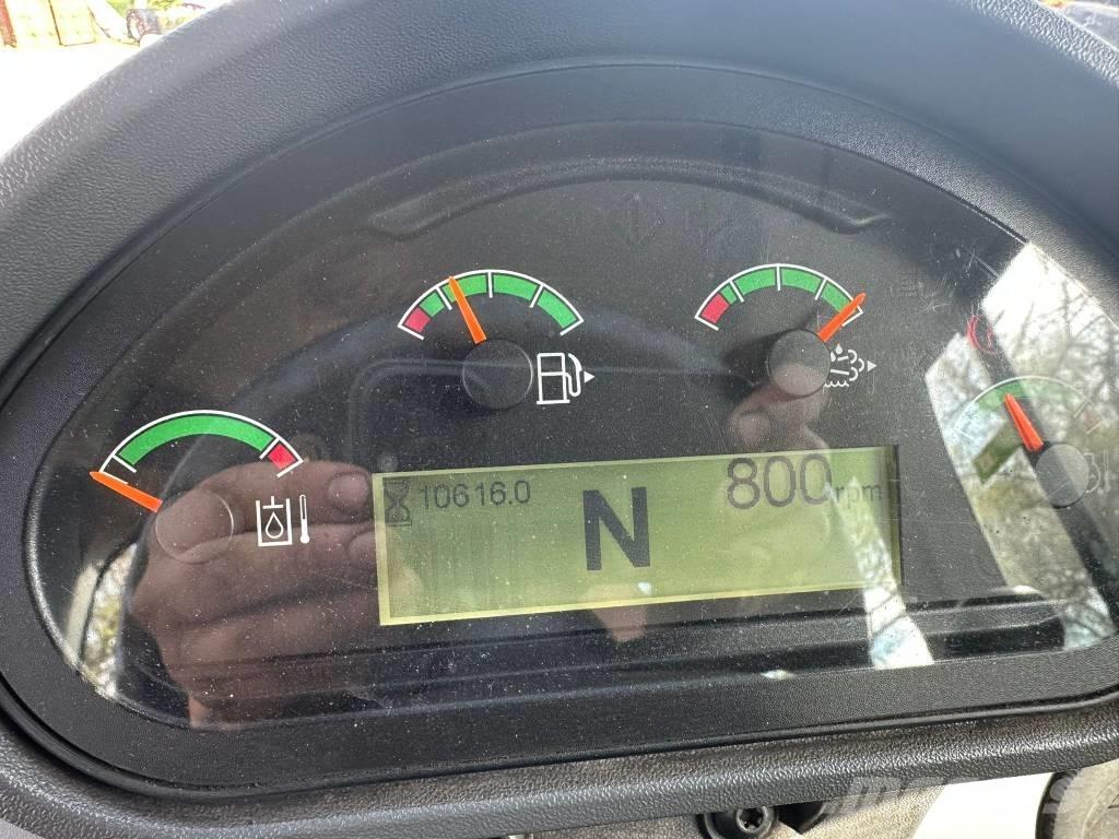 CAT 930 Iekrāvēji uz riteņiem