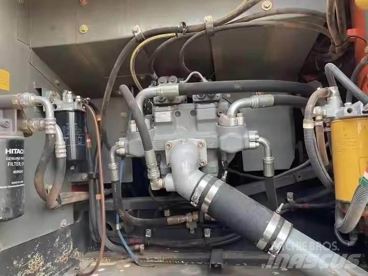 Hitachi ZX 250 Kāpurķēžu ekskavatori