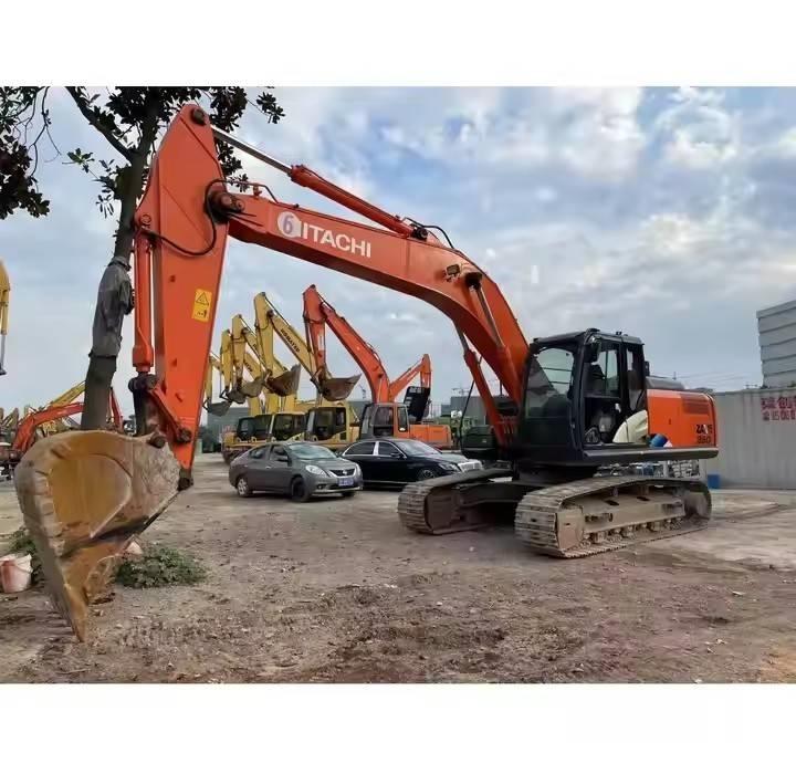 Hitachi ZX 250 Kāpurķēžu ekskavatori