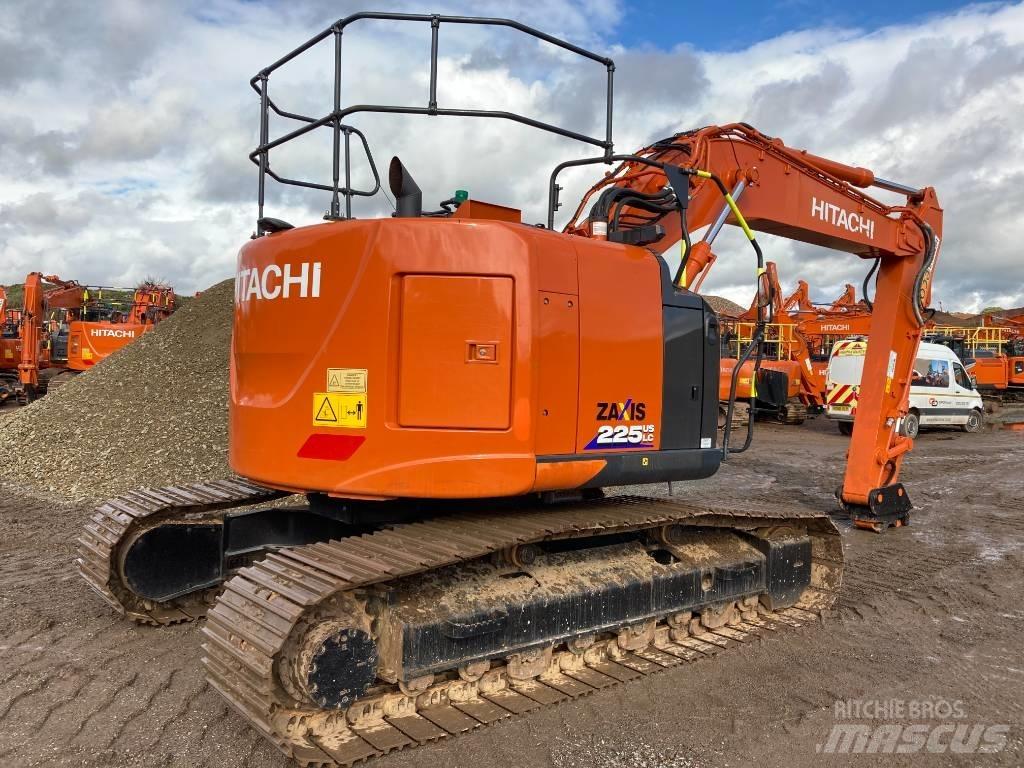 Hitachi ZX225USLC-6 Kāpurķēžu ekskavatori