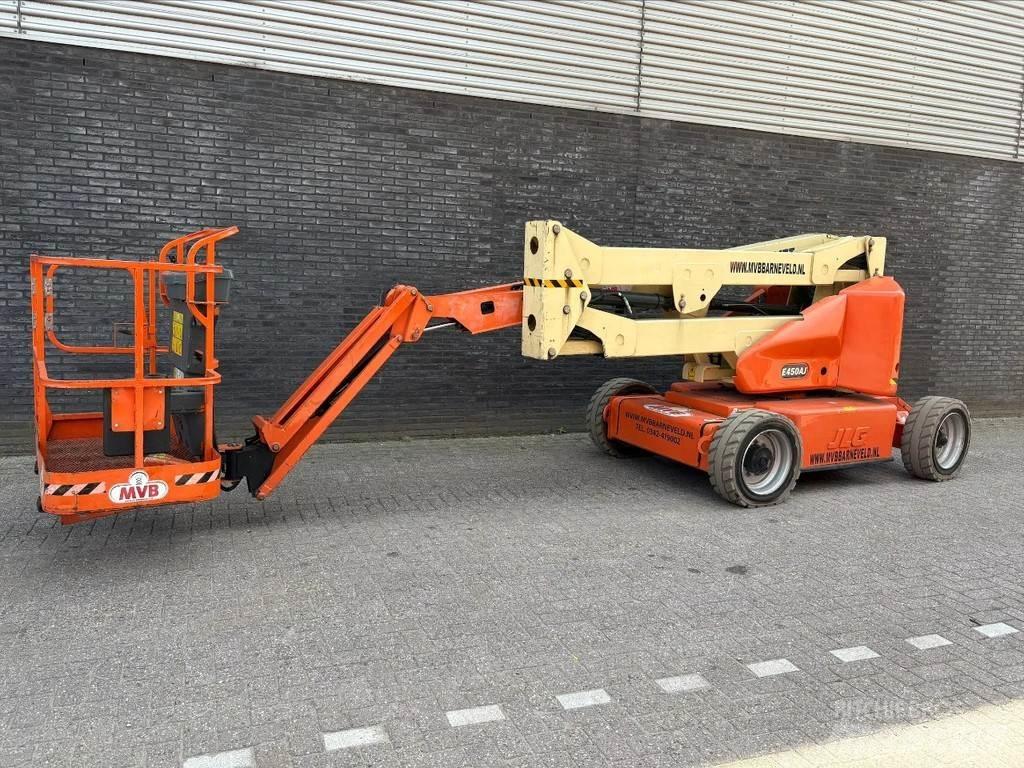 JLG E450AJ Strēles pacēlāji