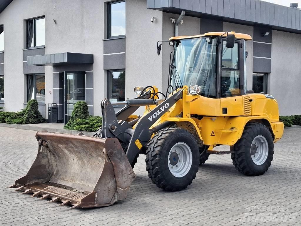 Volvo L 30 G Iekrāvēji uz riteņiem
