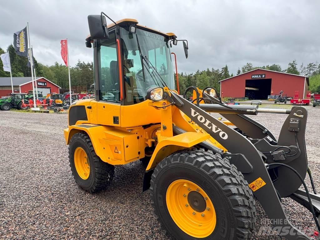 Volvo L 30 HS Iekrāvēji uz riteņiem