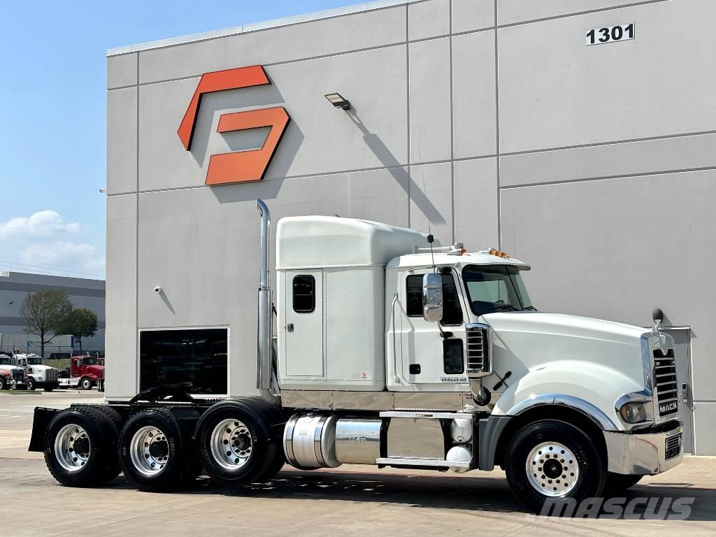 Mack Titan TD 713 Vilcēji