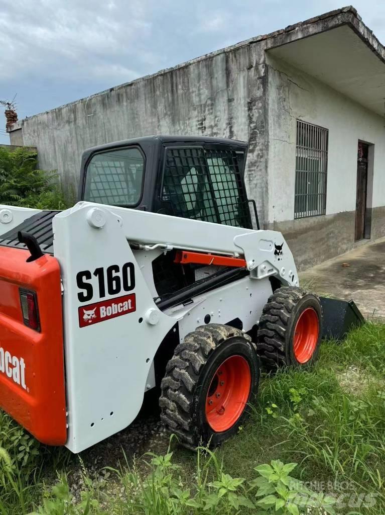 Bobcat S160 Lietoti riteņu kompaktiekrāvēji