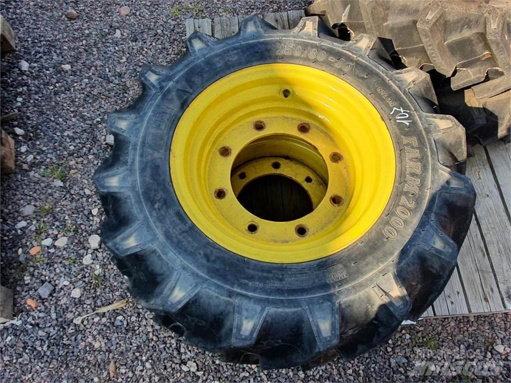 BKT 250/80-16 x2 Riepas, riteņi un diski