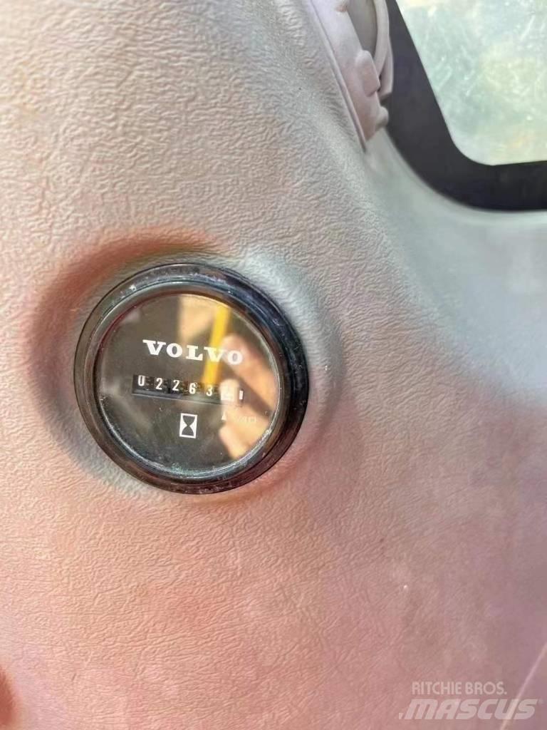 Volvo EC 220 D Kāpurķēžu ekskavatori
