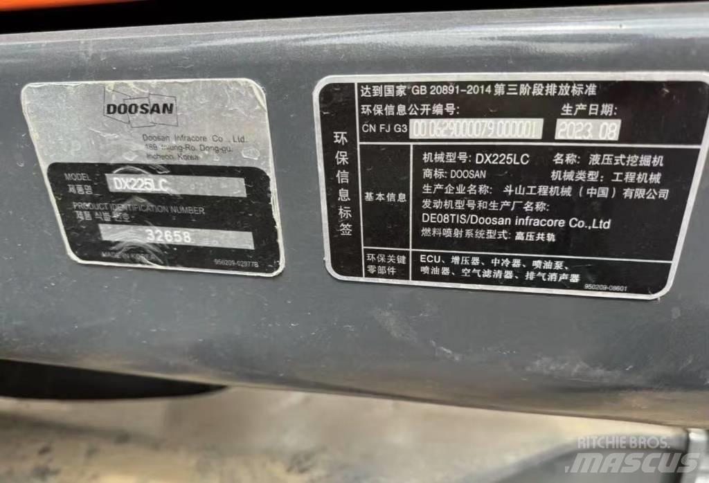 Doosan DX 225 Kāpurķēžu ekskavatori