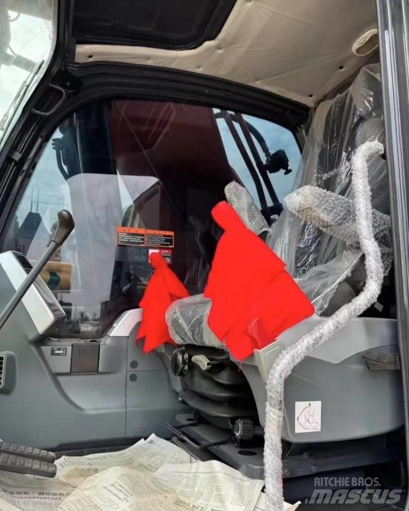 Doosan DX 225 Kāpurķēžu ekskavatori