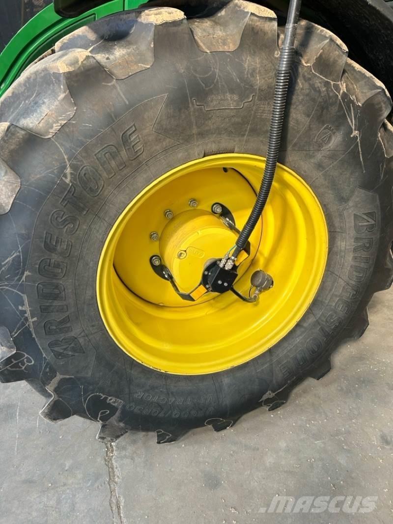 John Deere 6250R Traktori