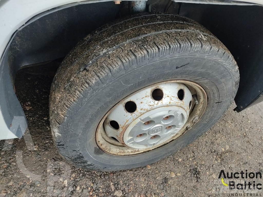 Fiat Ducato Vieglais kravas automobilis/izkraušana no sāniem