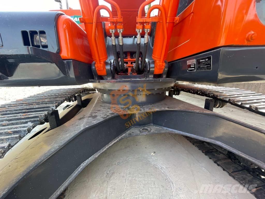 Doosan DX 225 LC Kāpurķēžu ekskavatori