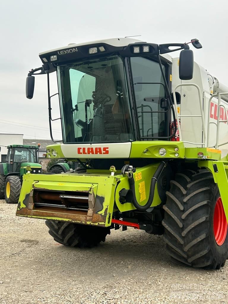 CLAAS Lexion 530 Ražas novākšanas kombaini