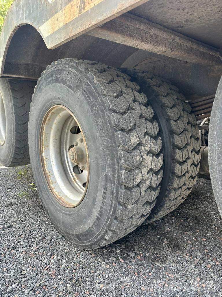 Sisu E11 Treileri meža tehnikas transportēšanai