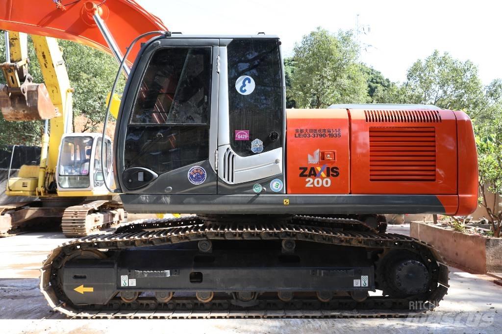 Hitachi ZX 200 LC-6 Kāpurķēžu ekskavatori