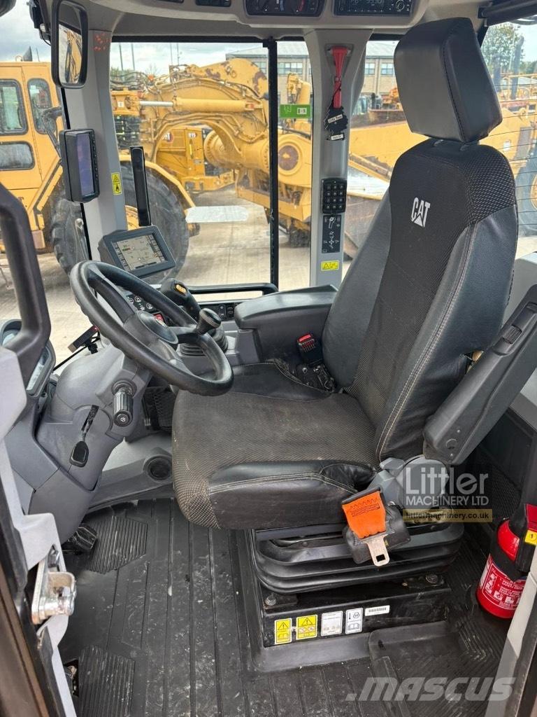 CAT 926 M Iekrāvēji uz riteņiem