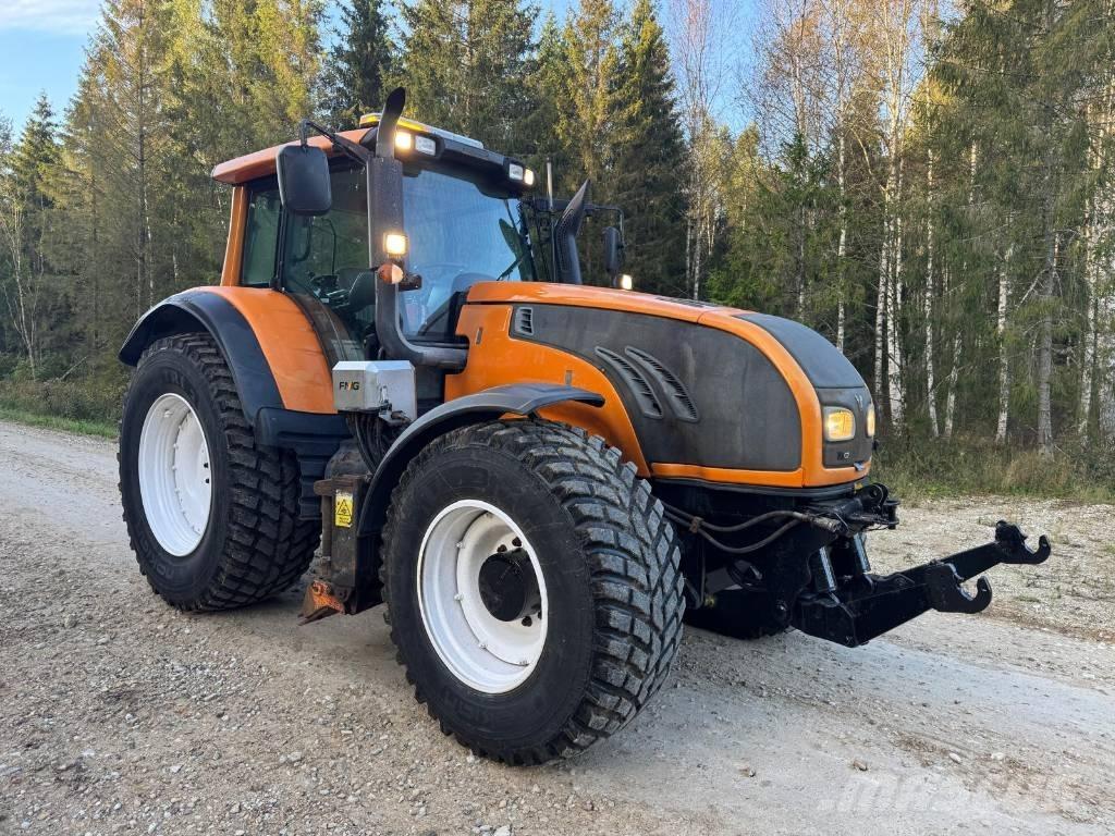 Valtra T 202 Versu Traktori