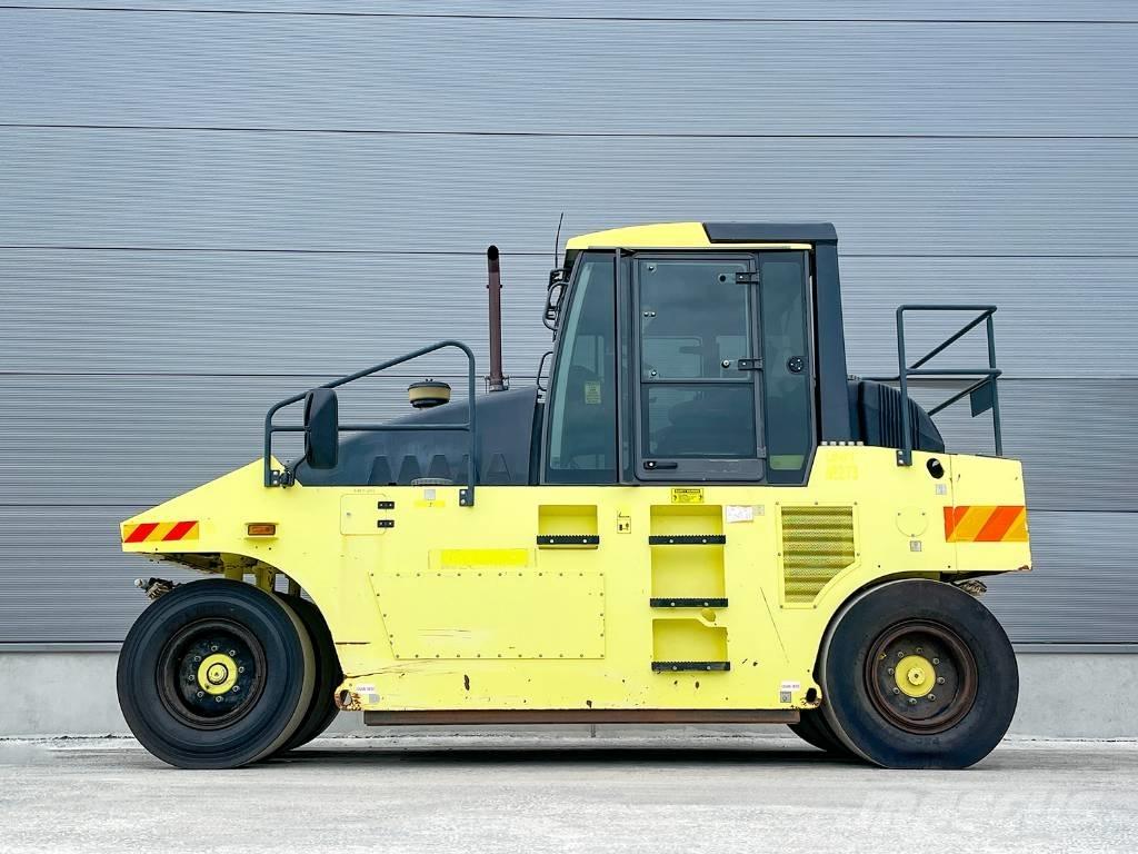 Ammann AP 240 Pneimatiskie veltņi