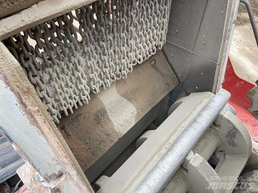 Sandvik QI340 Mobilie drupinātāji