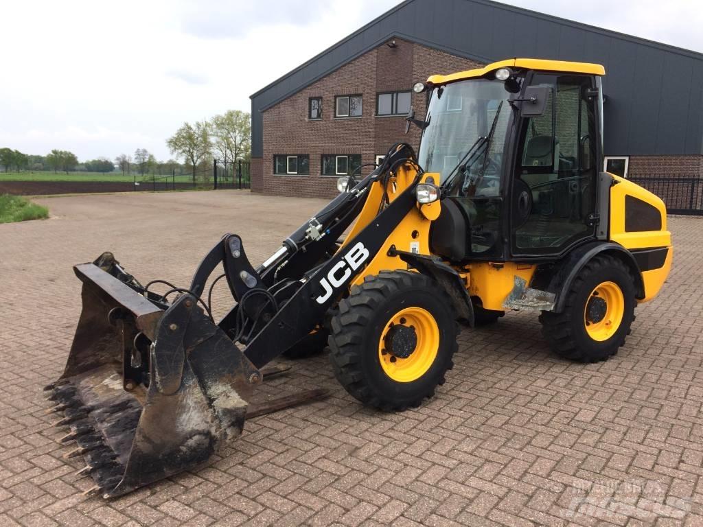 JCB 406 Iekrāvēji uz riteņiem