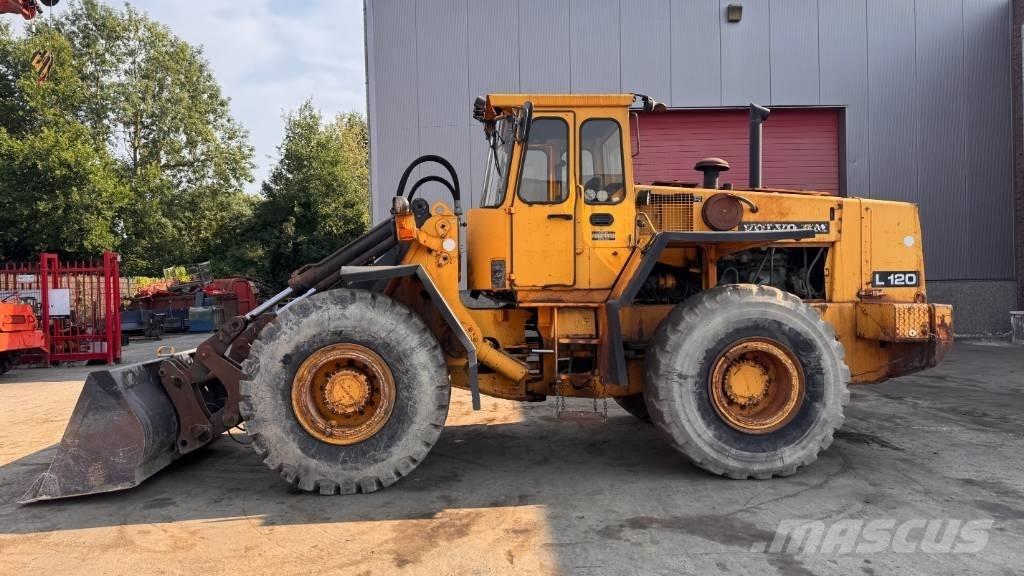 Volvo L 120 Iekrāvēji uz riteņiem