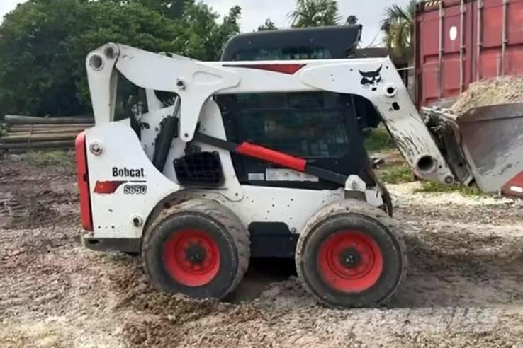 Bobcat S650 Lietoti riteņu kompaktiekrāvēji