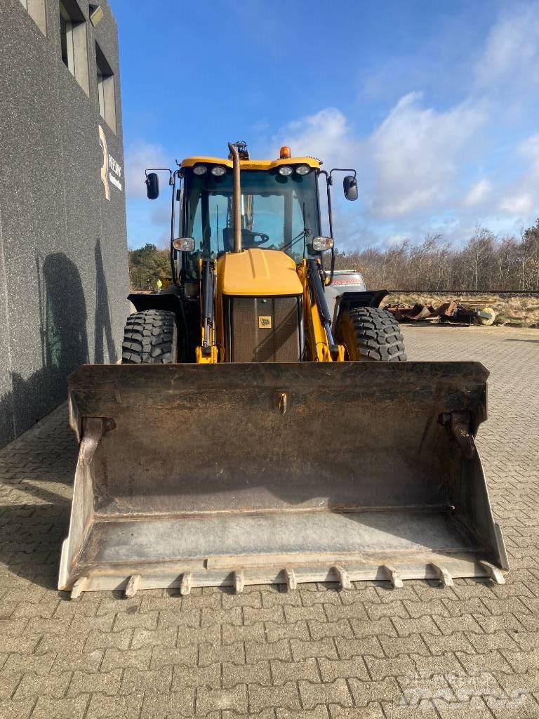 JCB 4 CX Ekskavatori-iekrāvēji
