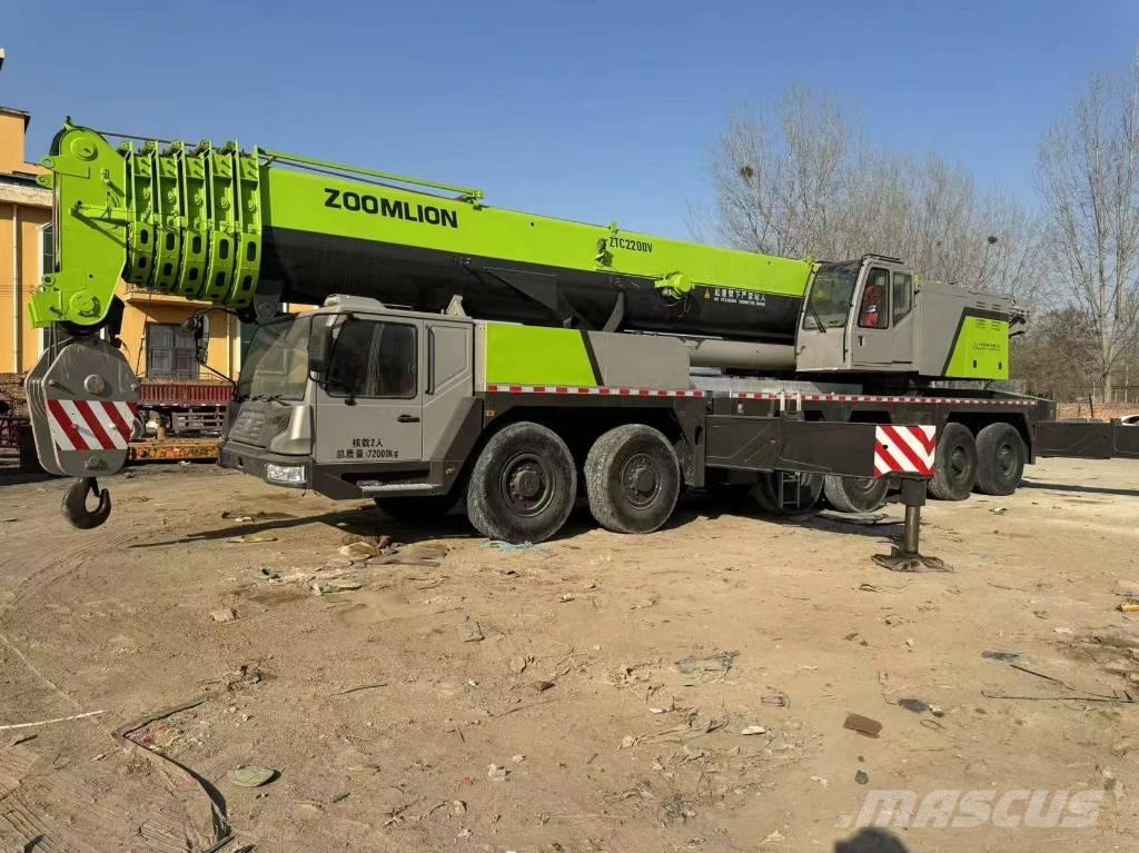 Zoomlion 220 Ton Visurgājēji celtņi