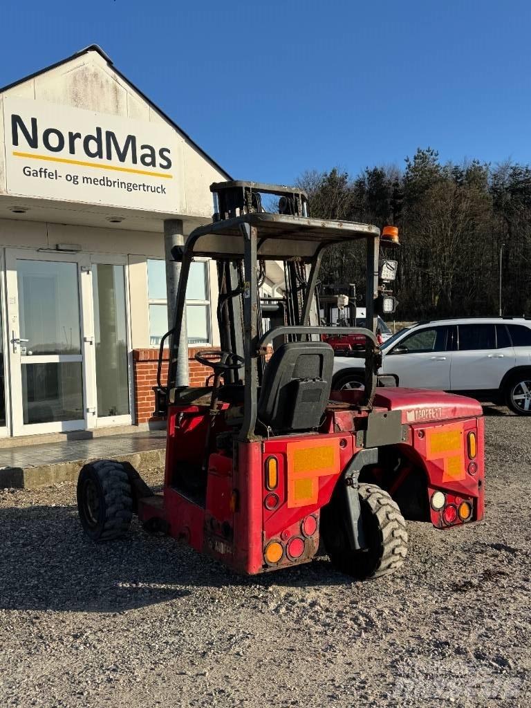 Moffett M4 25.3 Tehnika ar dīzeļa dzinēju