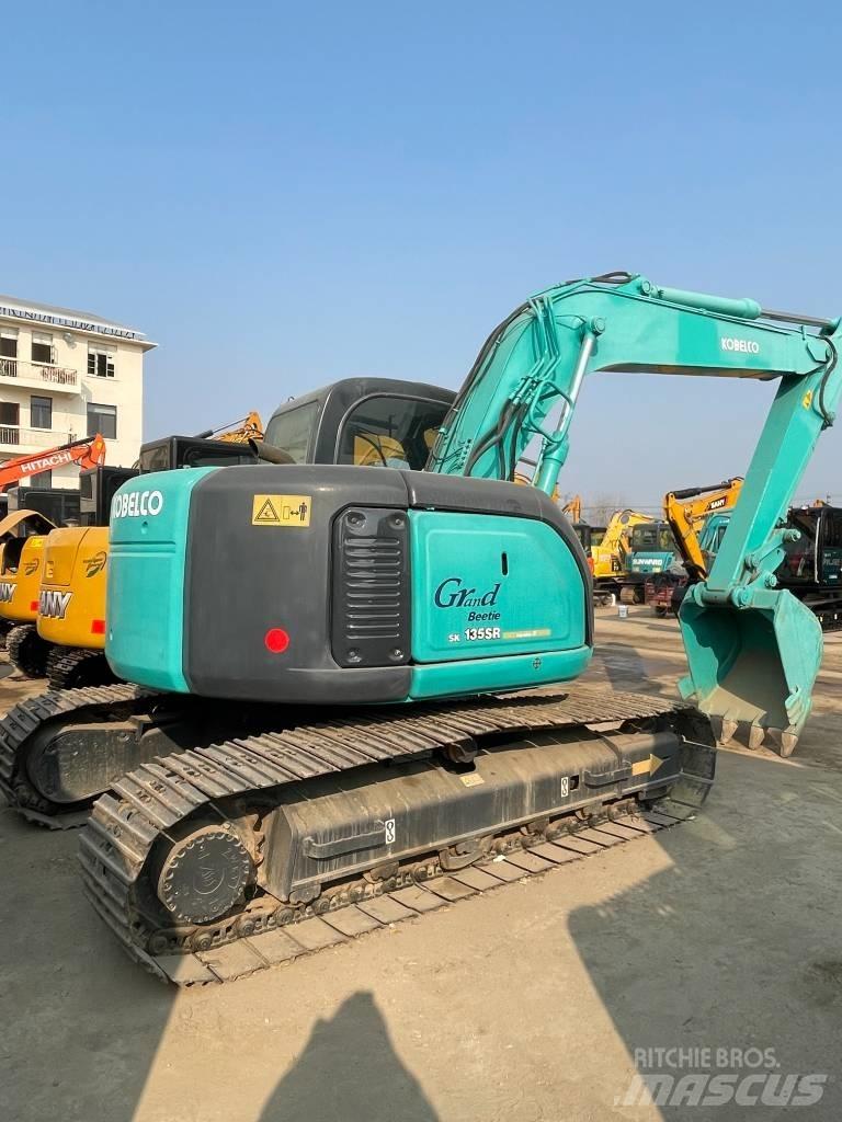 Kobelco SK 135 Kāpurķēžu ekskavatori