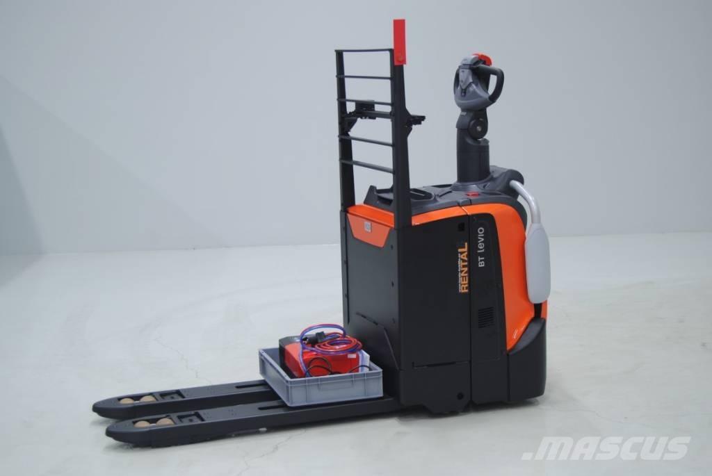 Toyota LPE250 Hidrauliskās stalažas ar platformu