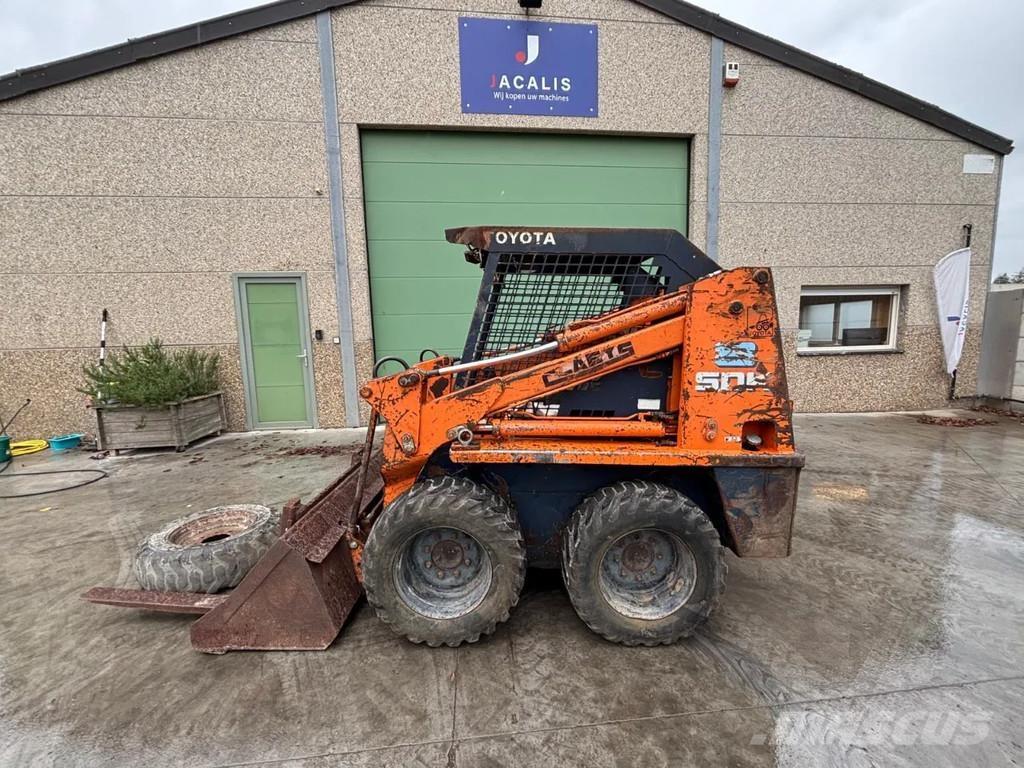 Toyota SDK8 Lietoti riteņu kompaktiekrāvēji