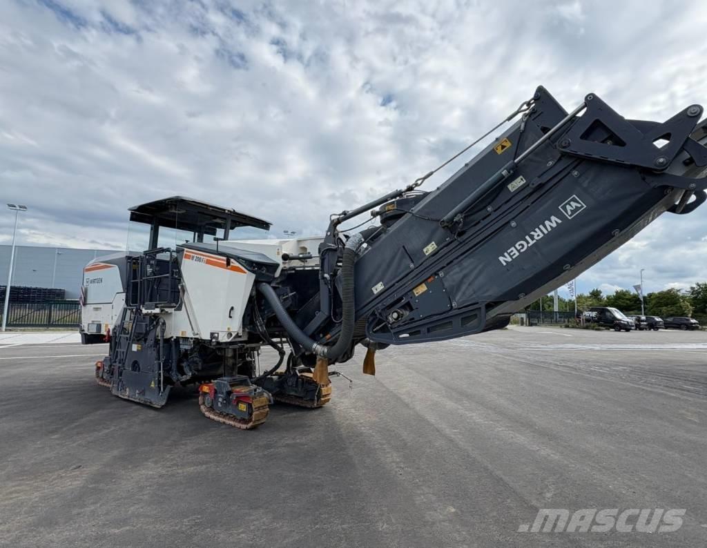 Wirtgen W 200 Fi Asfalta dzesēšanas iekārtas