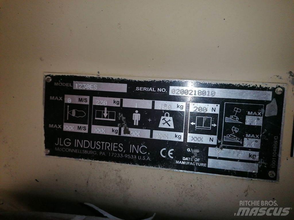 JLG 1230ES Citi pacēlāji un platformas