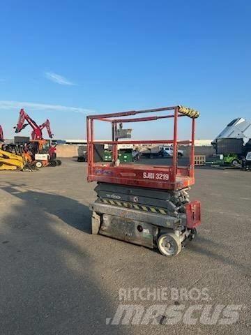 SkyJack SJIII3219 Šķerveida pacēlāji