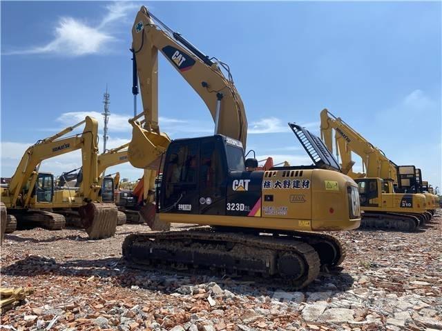 CAT 323D Kāpurķēžu ekskavatori