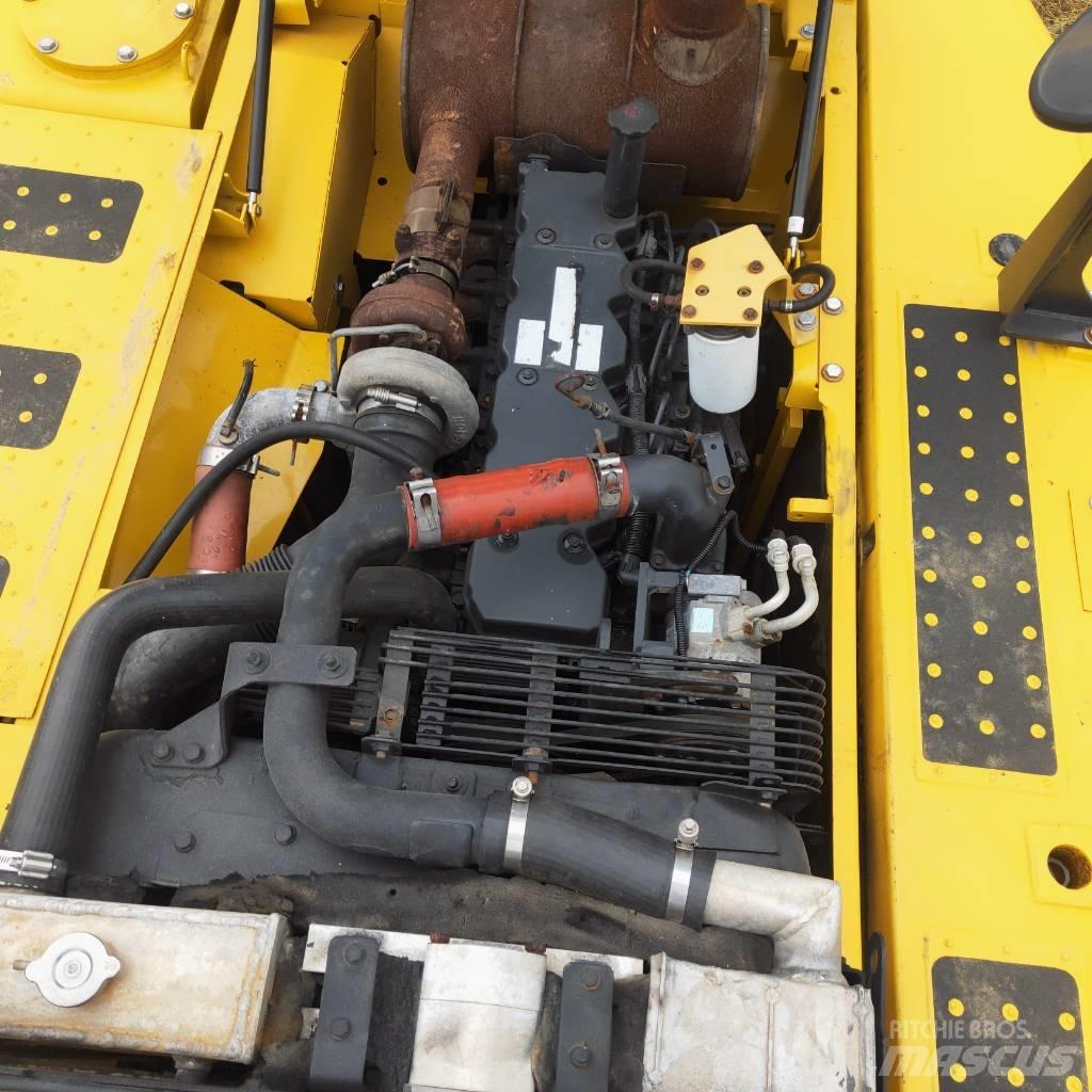 Komatsu PC200-8 Kāpurķēžu ekskavatori
