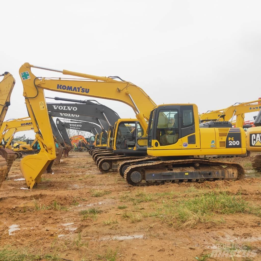 Komatsu PC200-8 Kāpurķēžu ekskavatori