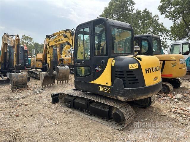 Hyundai R60-7 Kāpurķēžu ekskavatori