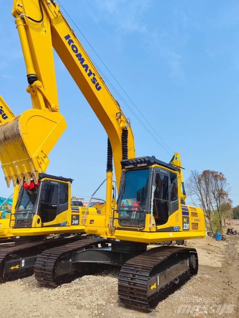 Komatsu PC 220 Kāpurķēžu ekskavatori